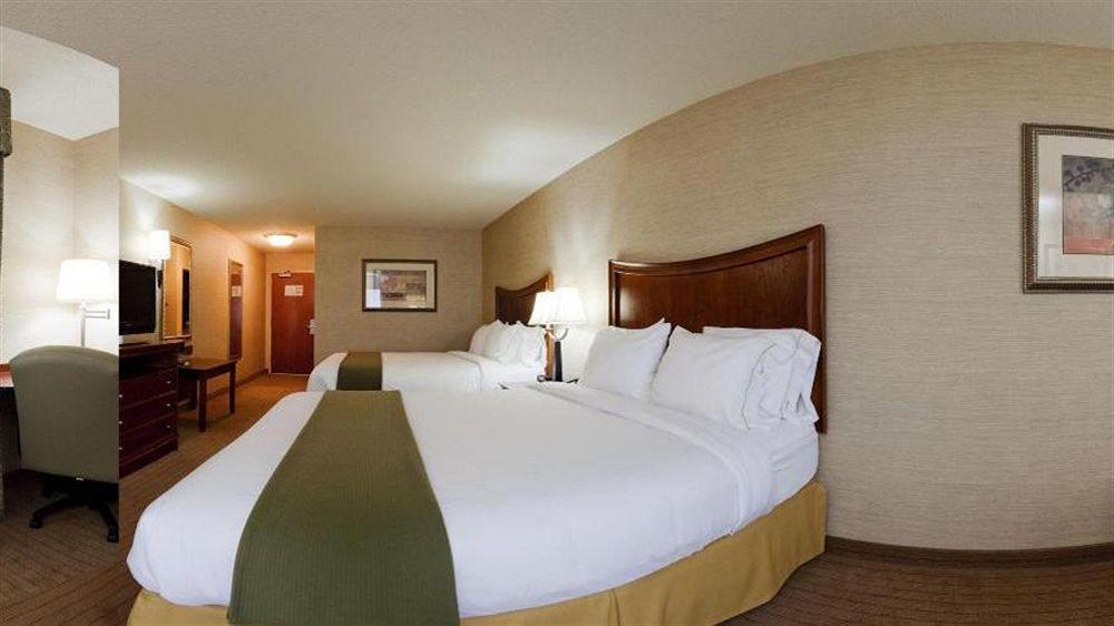 Holiday Inn Express Hotel & Suites Urbana-Champaign-U Of I Area By Ihg Екстер'єр фото