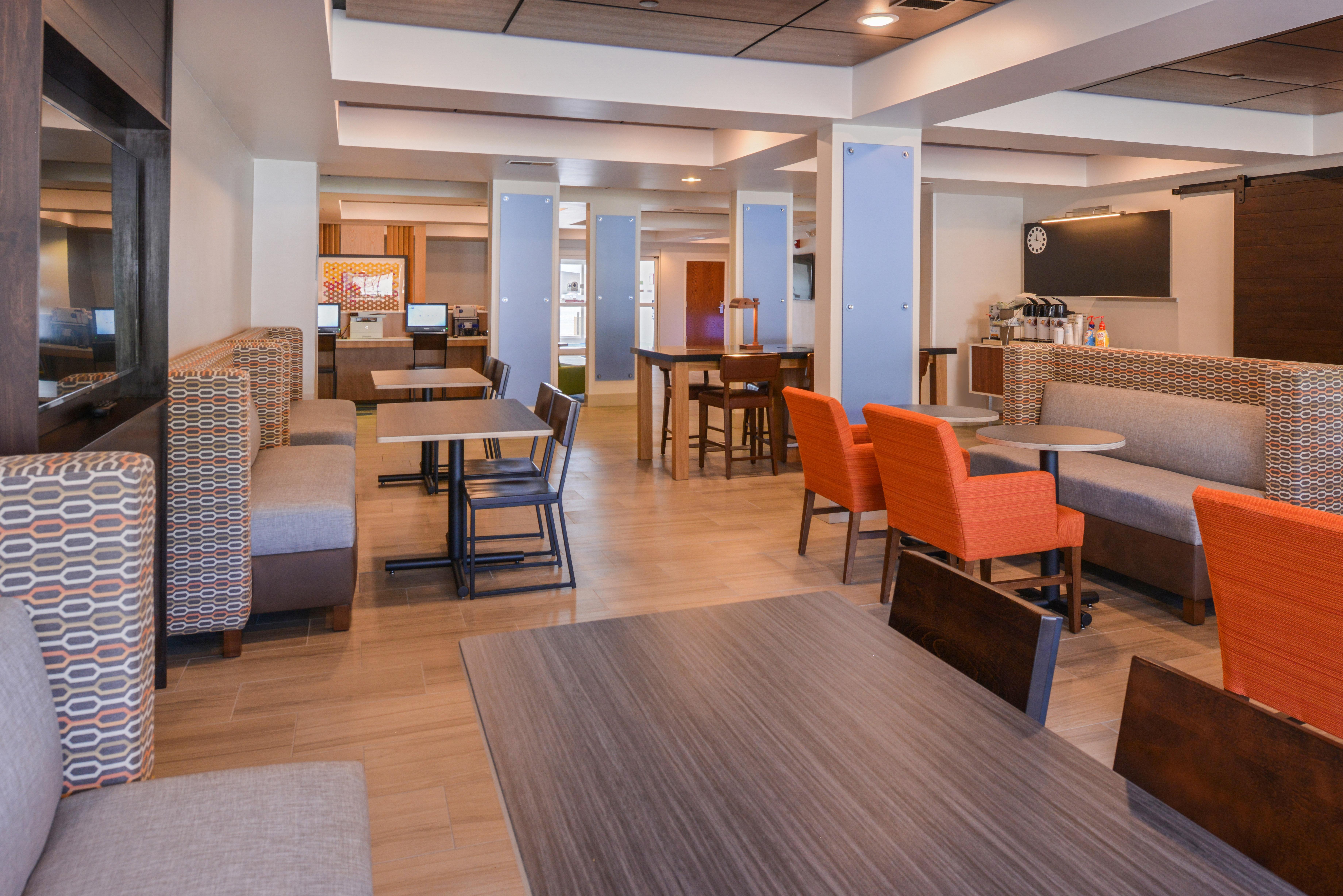 Holiday Inn Express Hotel & Suites Urbana-Champaign-U Of I Area By Ihg Екстер'єр фото