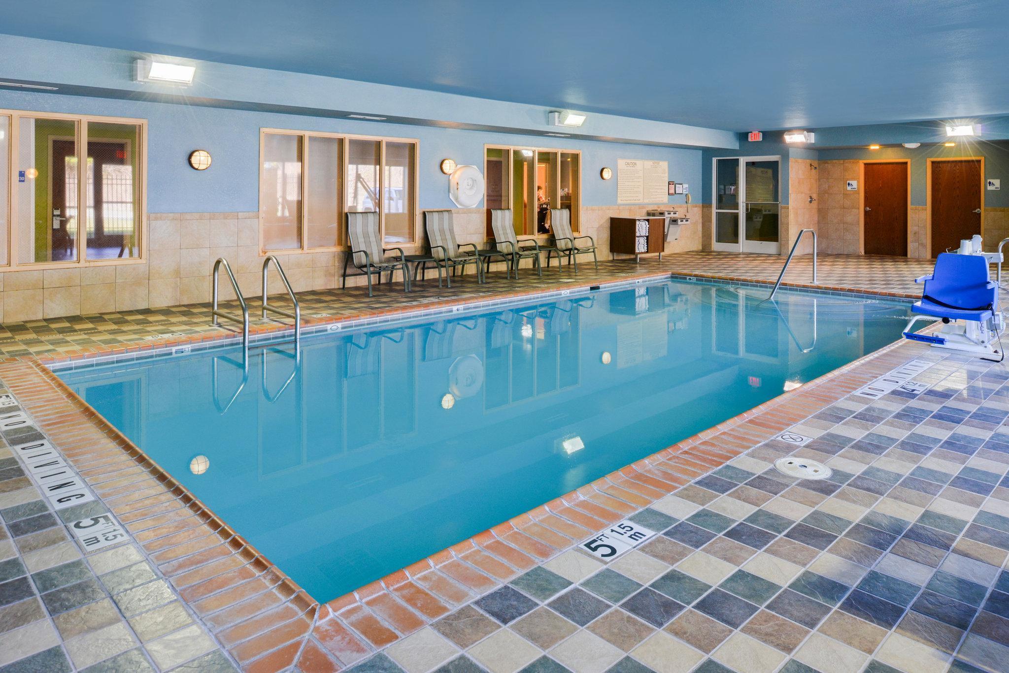 Holiday Inn Express Hotel & Suites Urbana-Champaign-U Of I Area By Ihg Екстер'єр фото