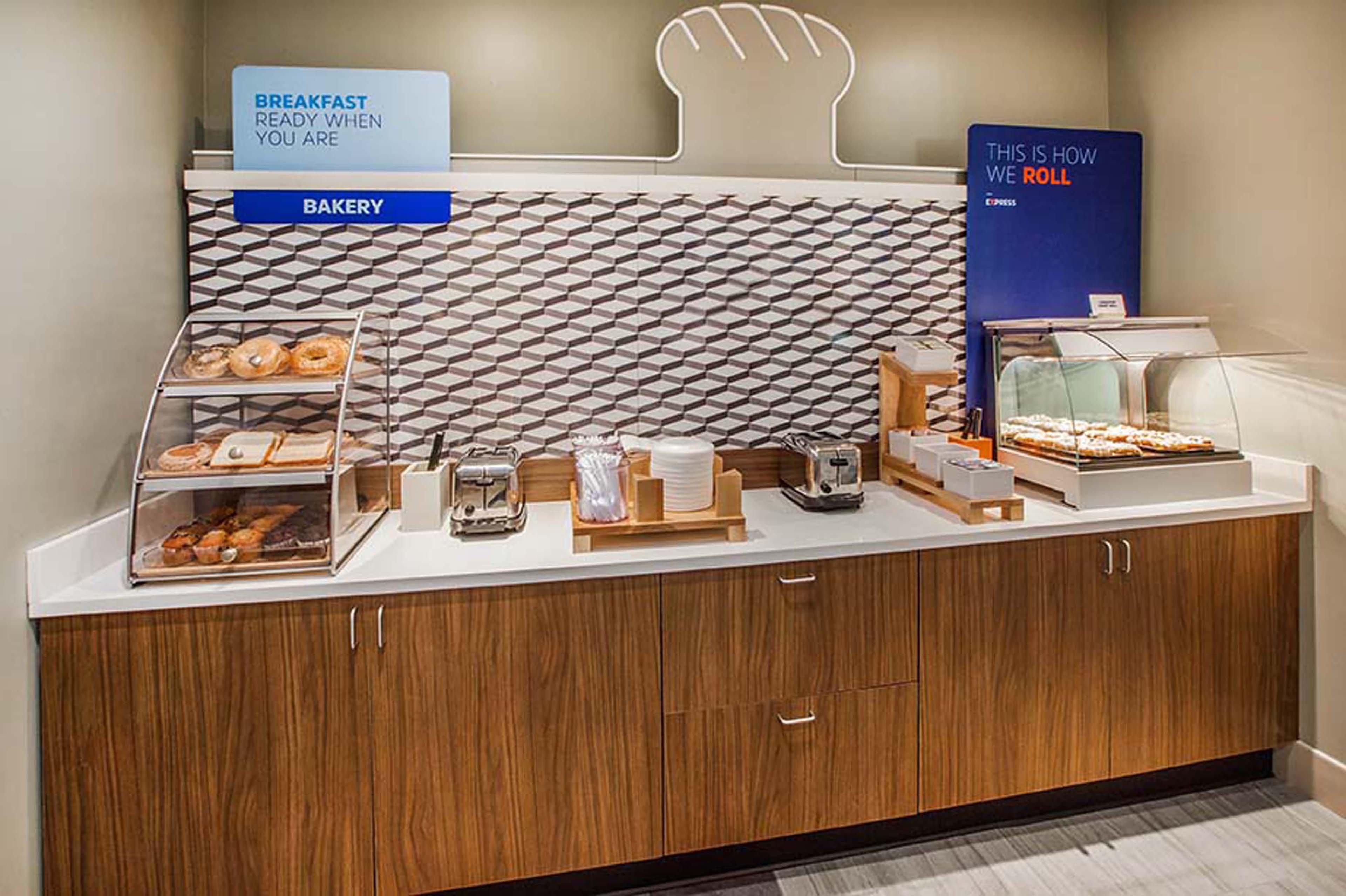 Holiday Inn Express Hotel & Suites Urbana-Champaign-U Of I Area By Ihg Екстер'єр фото