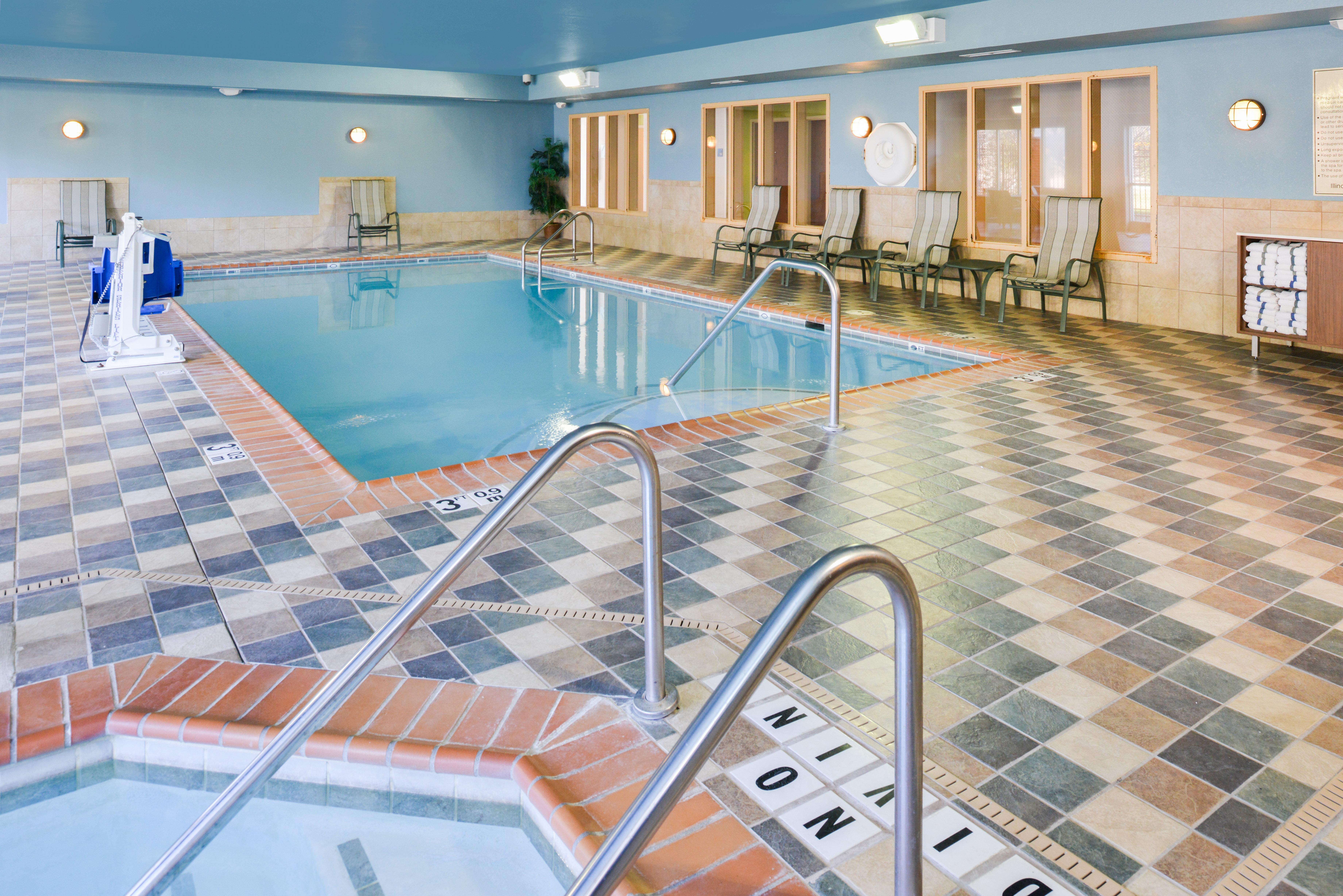 Holiday Inn Express Hotel & Suites Urbana-Champaign-U Of I Area By Ihg Екстер'єр фото