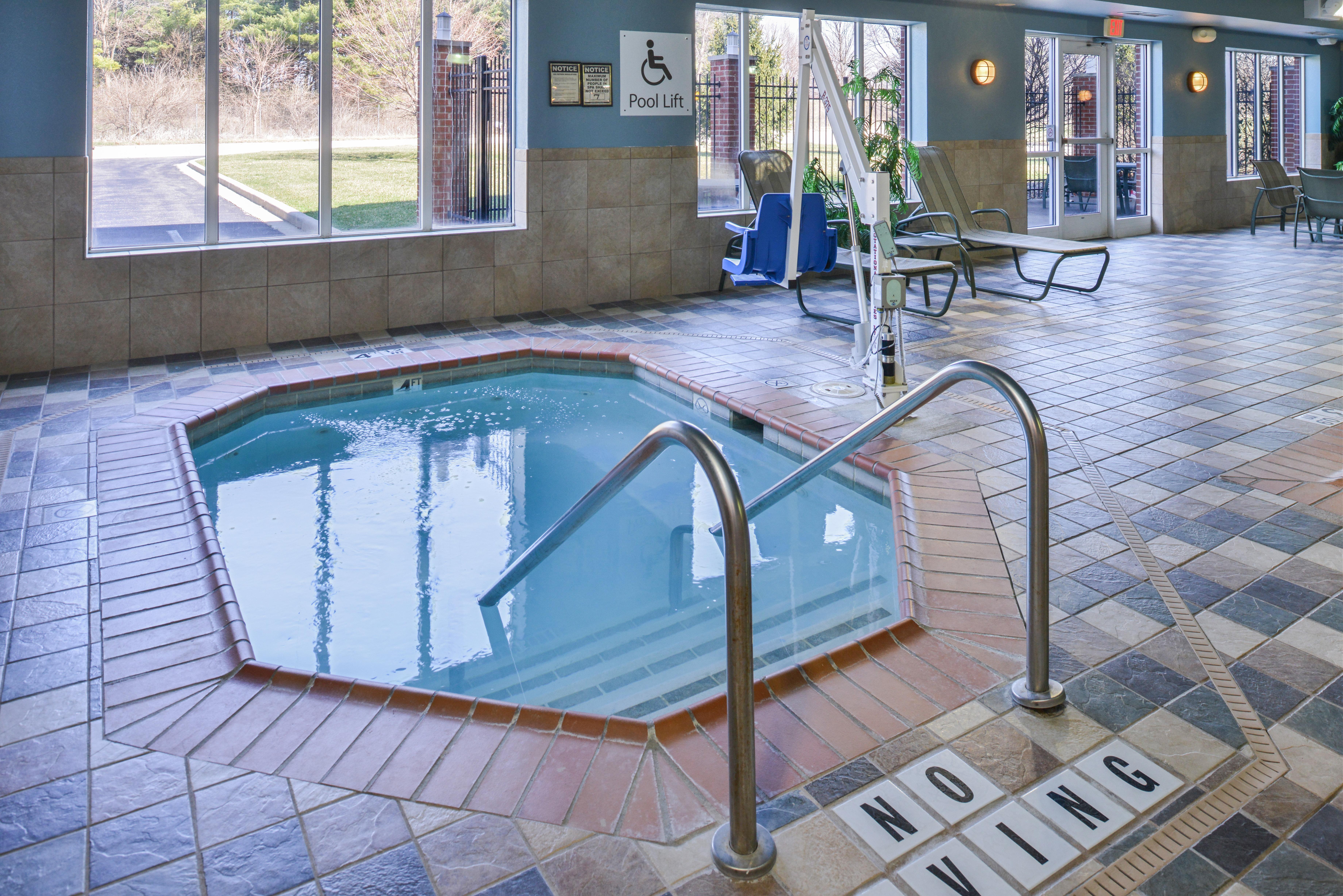 Holiday Inn Express Hotel & Suites Urbana-Champaign-U Of I Area By Ihg Екстер'єр фото