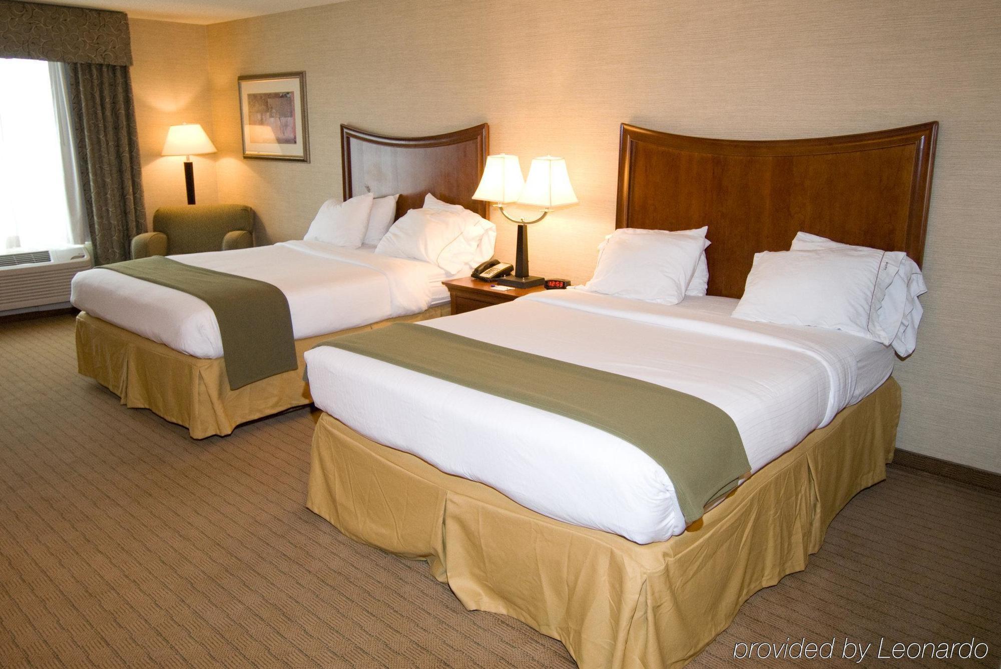 Holiday Inn Express Hotel & Suites Urbana-Champaign-U Of I Area By Ihg Екстер'єр фото