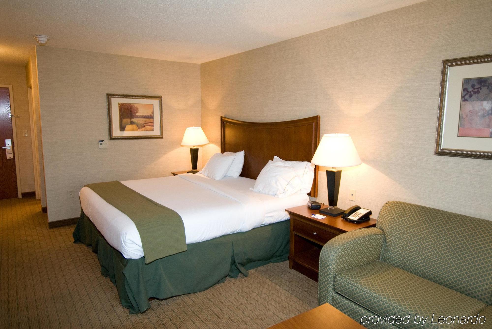 Holiday Inn Express Hotel & Suites Urbana-Champaign-U Of I Area By Ihg Екстер'єр фото