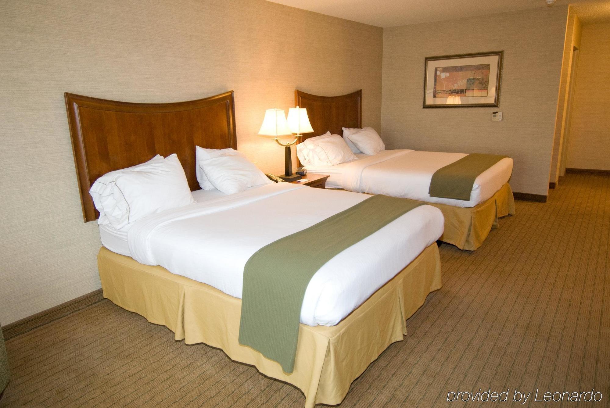 Holiday Inn Express Hotel & Suites Urbana-Champaign-U Of I Area By Ihg Екстер'єр фото
