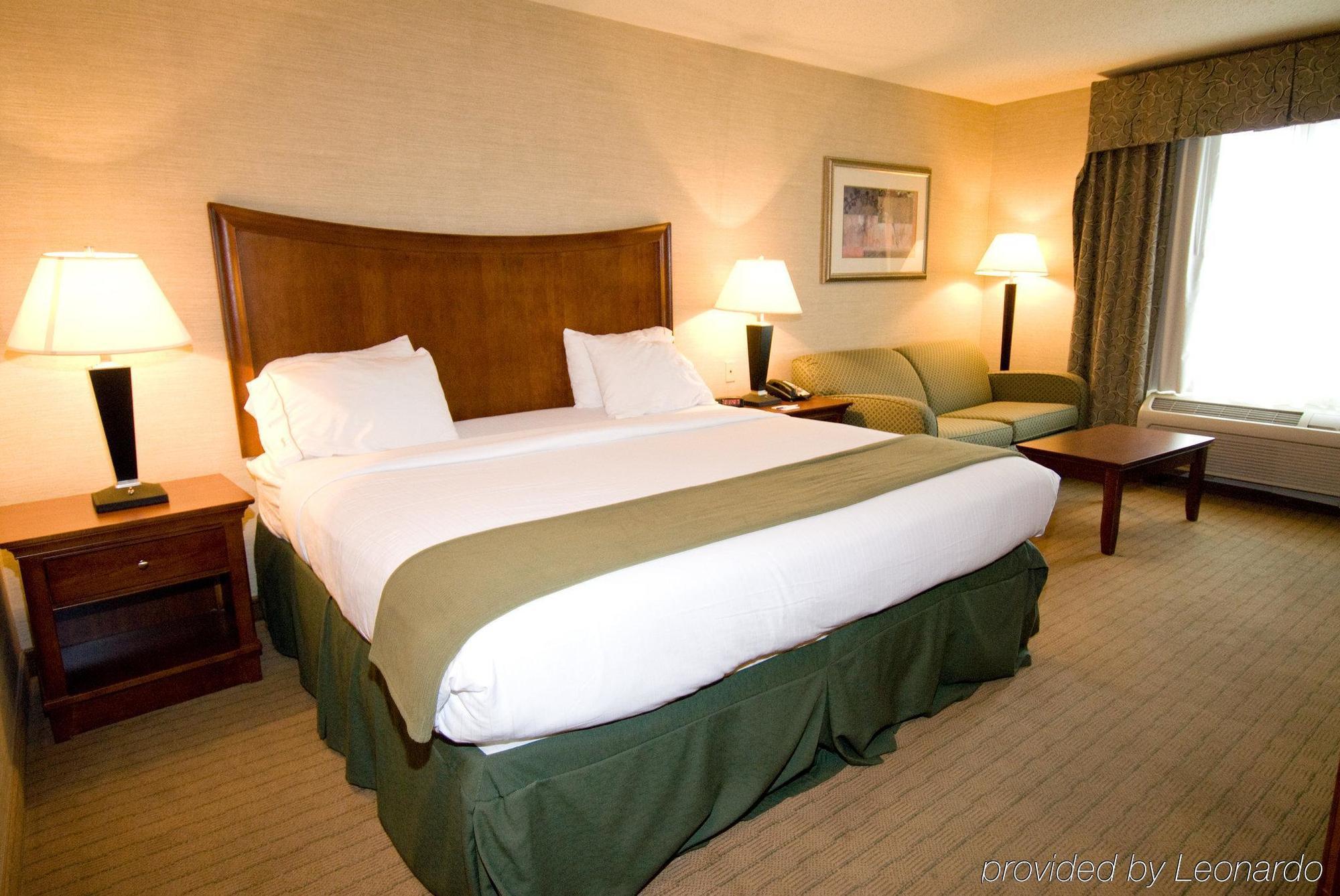 Holiday Inn Express Hotel & Suites Urbana-Champaign-U Of I Area By Ihg Екстер'єр фото
