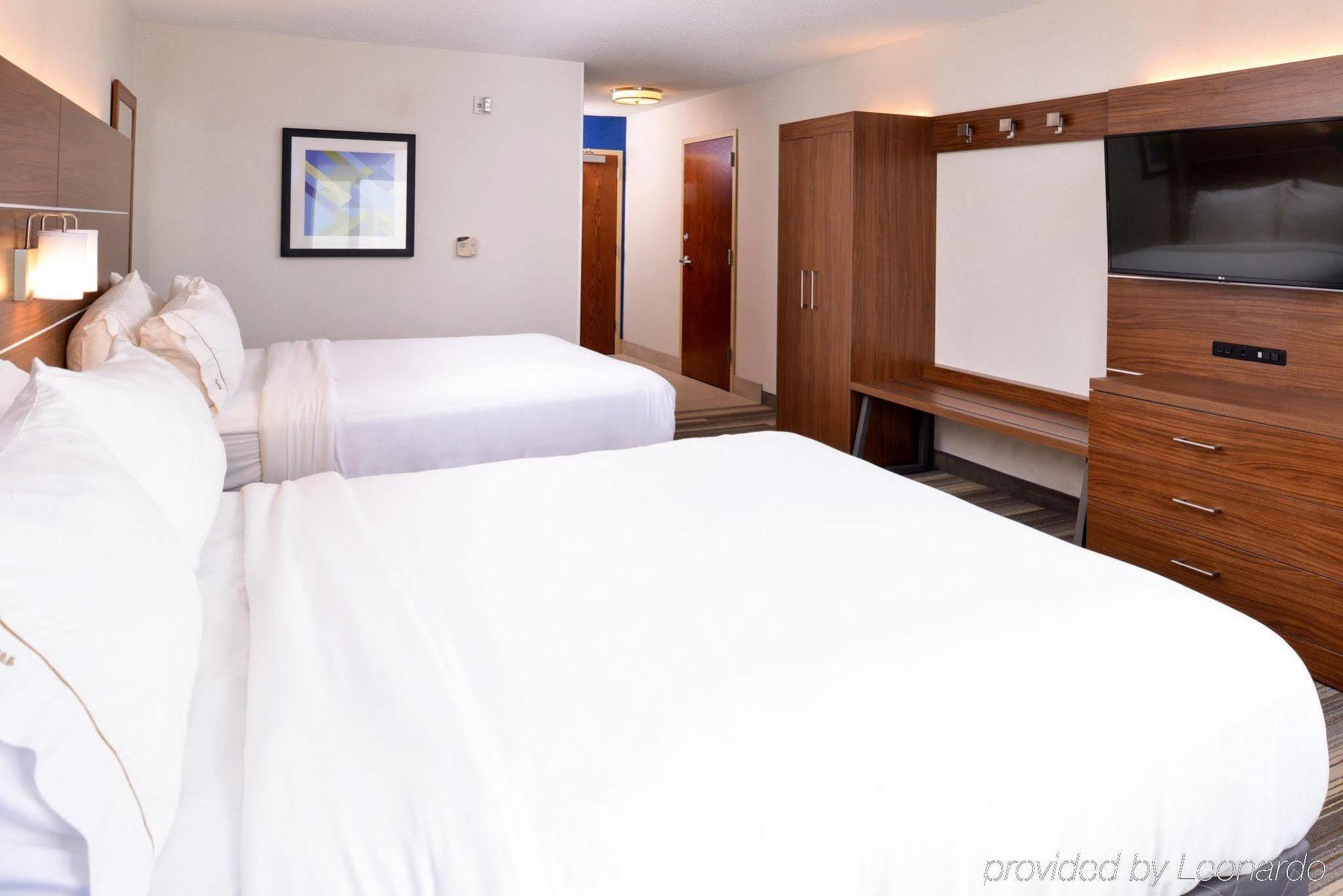 Holiday Inn Express Hotel & Suites Urbana-Champaign-U Of I Area By Ihg Екстер'єр фото