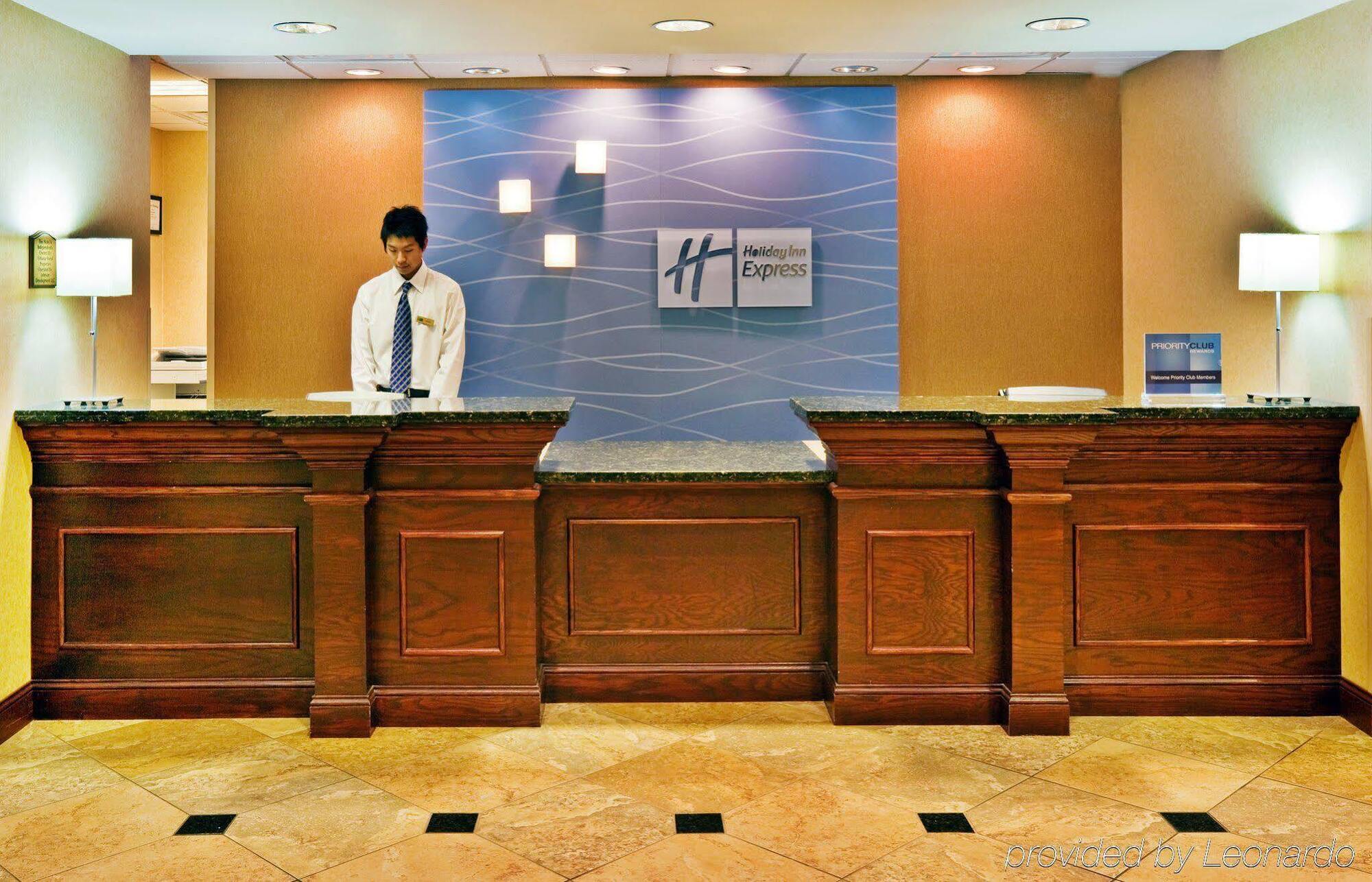 Holiday Inn Express Hotel & Suites Urbana-Champaign-U Of I Area By Ihg Екстер'єр фото