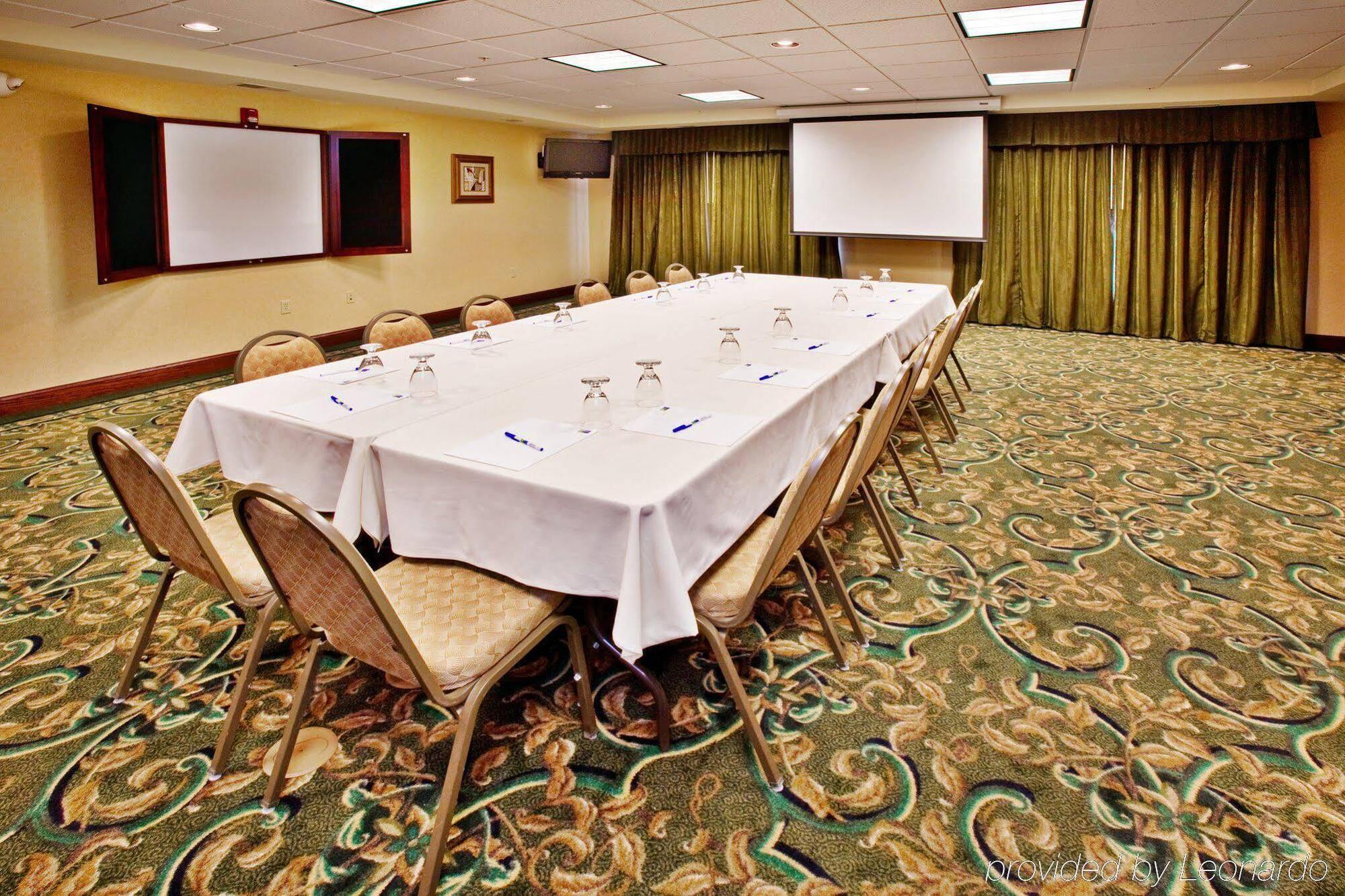 Holiday Inn Express Hotel & Suites Urbana-Champaign-U Of I Area By Ihg Екстер'єр фото